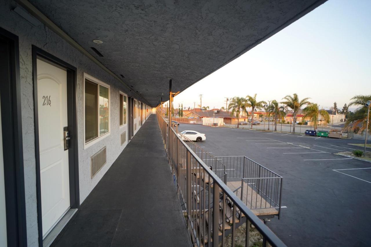 Airport Stay Motel ออนตาริโอ ภายนอก รูปภาพ