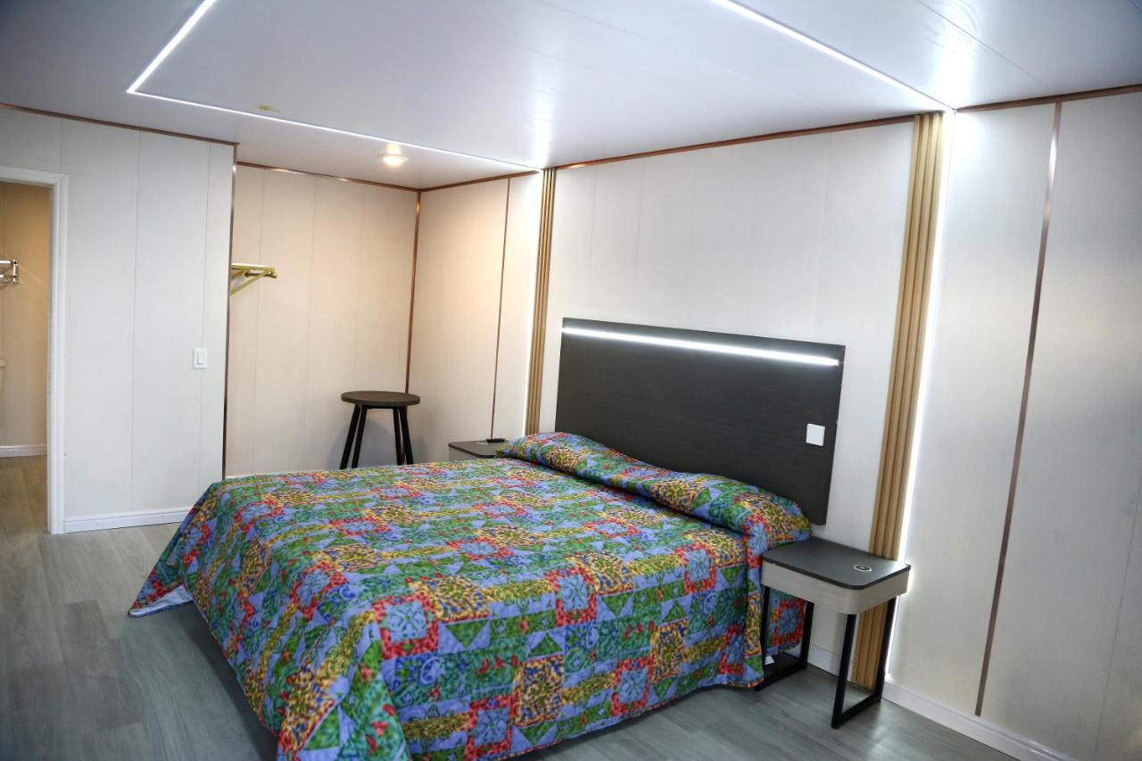 Airport Stay Motel ออนตาริโอ ภายนอก รูปภาพ
